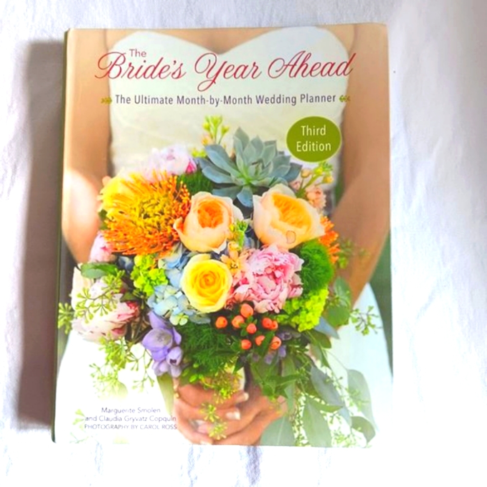 Wedding Planner Journal Bride's Year Ahead Month-By-Month Planner Guide Book